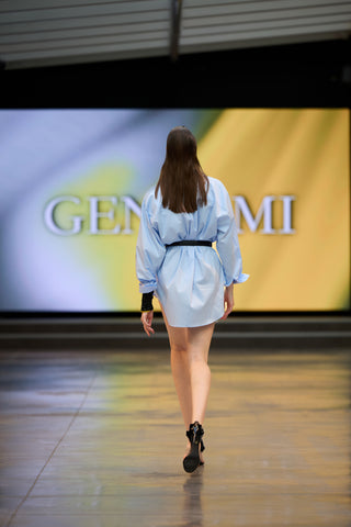 Oversize shirt with knitted Jewel Cuff