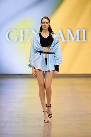 Oversize shirt with knitted Jewel Cuff