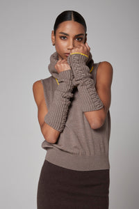 Cable knitted arm warmers