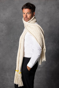 Oversize unisex scarf with fringes white